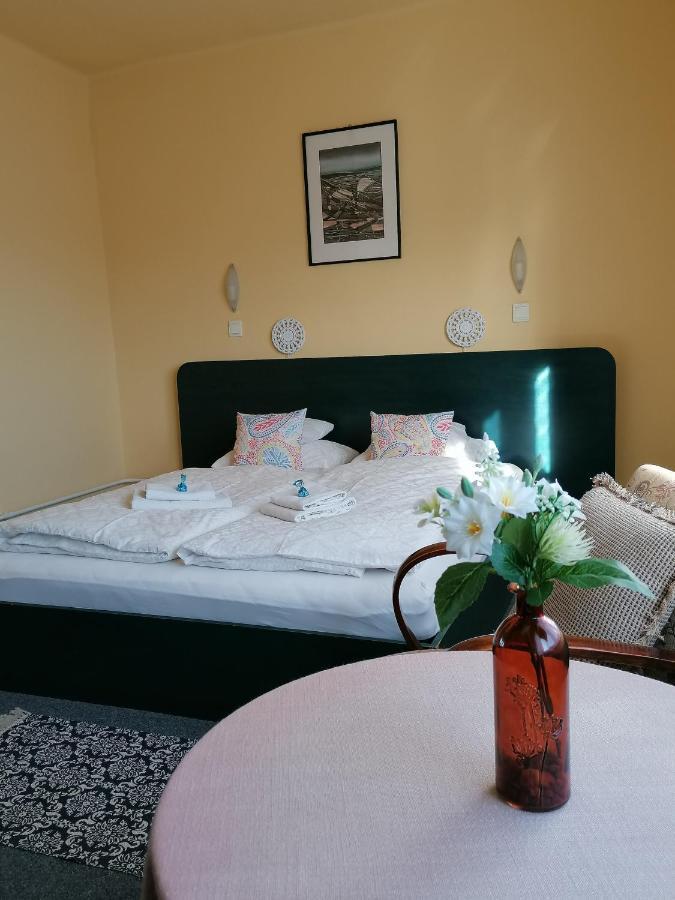 Bianco Apartment Sopron Bagian luar foto