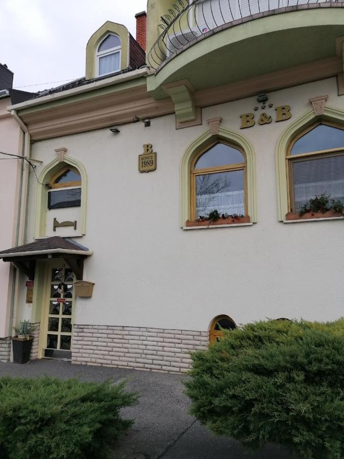 Bianco Apartment Sopron Bagian luar foto